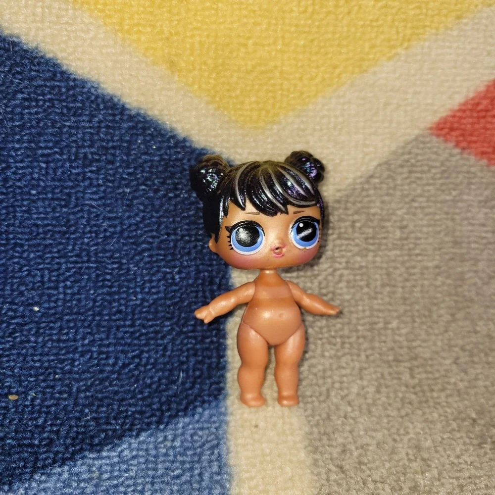 L.O.L. Surprise! discover tiny